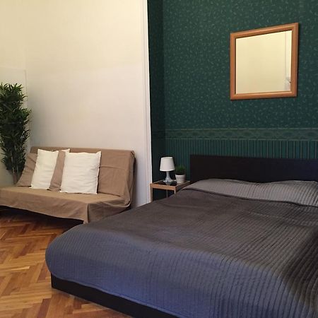 Budget Apartment By Hi5 - Vaci Street 44 Budapest Eksteriør bilde