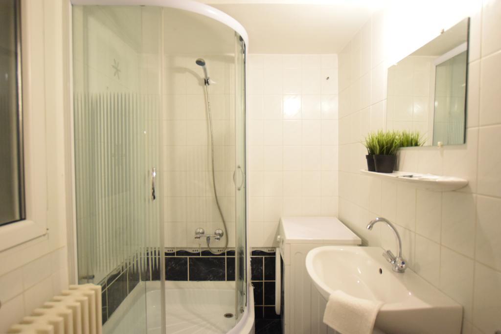 Budget Apartment By Hi5 - Vaci Street 44 Budapest Eksteriør bilde