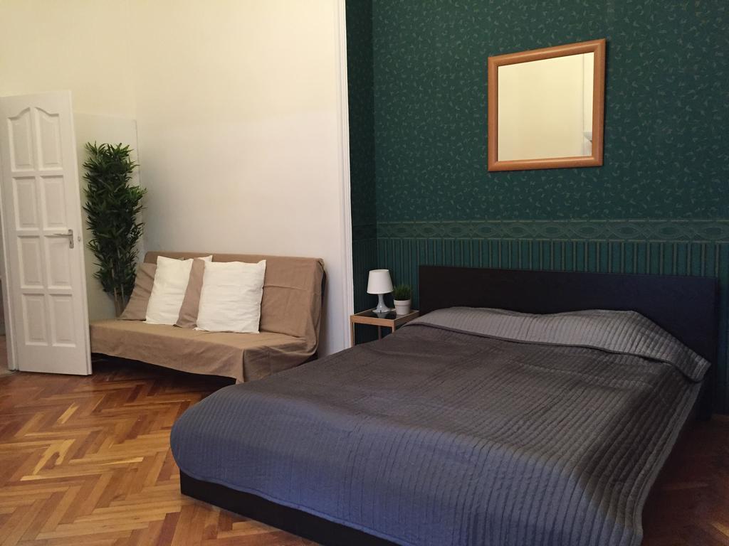 Budget Apartment By Hi5 - Vaci Street 44 Budapest Eksteriør bilde
