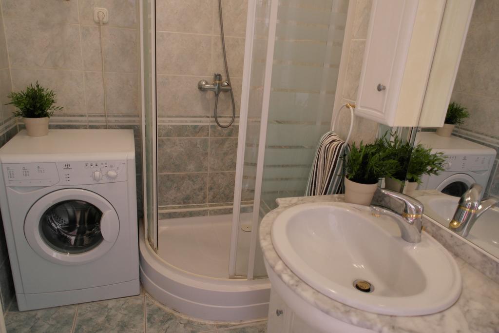 Budget Apartment By Hi5 - Vaci Street 44 Budapest Eksteriør bilde