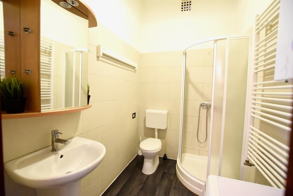Budget Apartment By Hi5 - Vaci Street 44 Budapest Eksteriør bilde